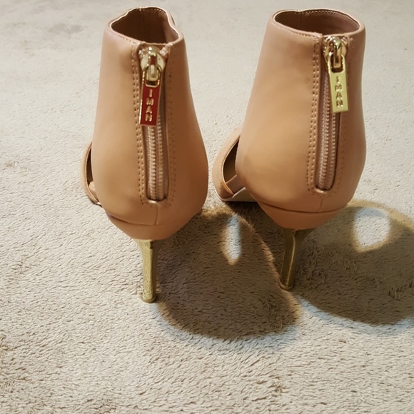 New In Box IMAN Camel & Gold Pumps Zip in Back. 7 - Picture 5 of 8